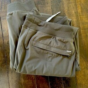 Vuori meta jogger (men’s) oregano green, size small